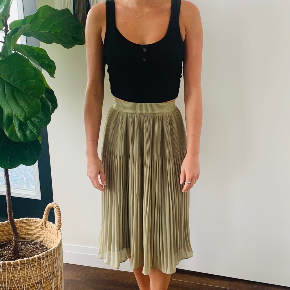H&M flowy skirt